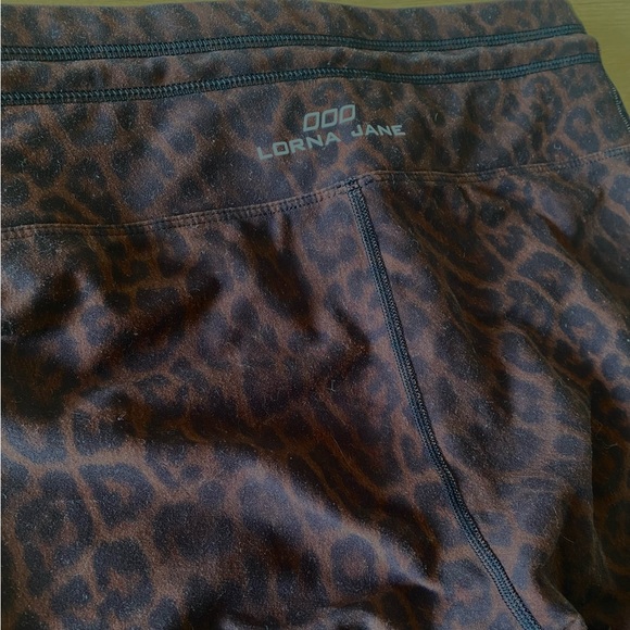 Lorna Jane high waisted drawstring leopard leggings Size M - Picture 3 of 4
